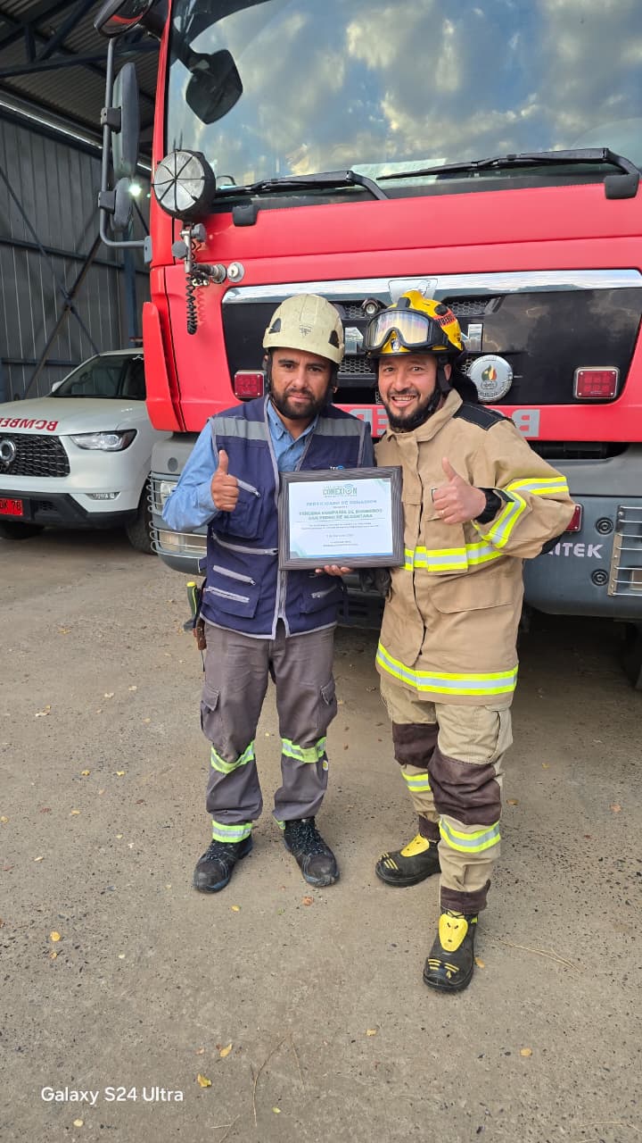 Entrega de donación de internet a la Tercera Compañía de Bomberos San Pedro de Alcántara